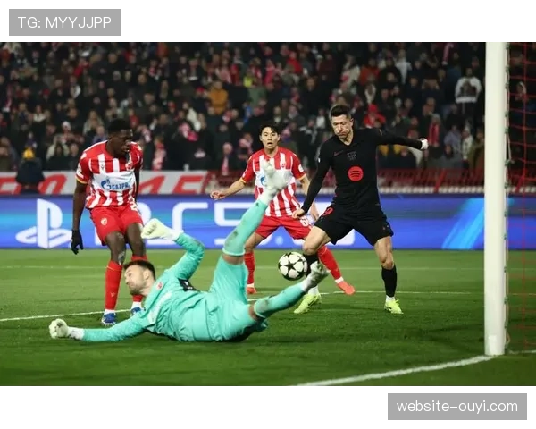 速报：莱万多夫斯基补时绝平，巴塞罗那1-1险平那不勒斯